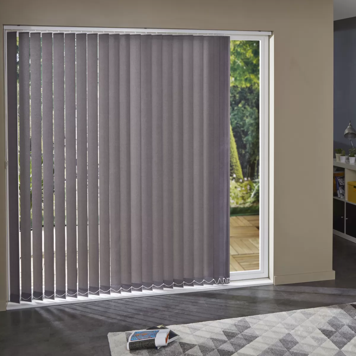 Brico Lamellen-Madeco 3896 Verticale Lamellen 5 Stuks Brandwerend Lichtdoorlatend Grijs 8,9 X 280 Cm