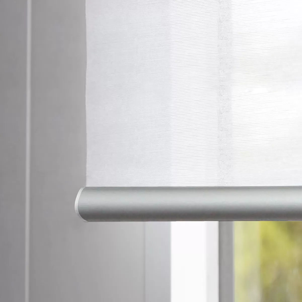 Brico Rolgordijnen-Madeco Grey Gemotoriseerd Lichtdoorlatend Rolgordijn E-Roll Grijs 120X250Cm
