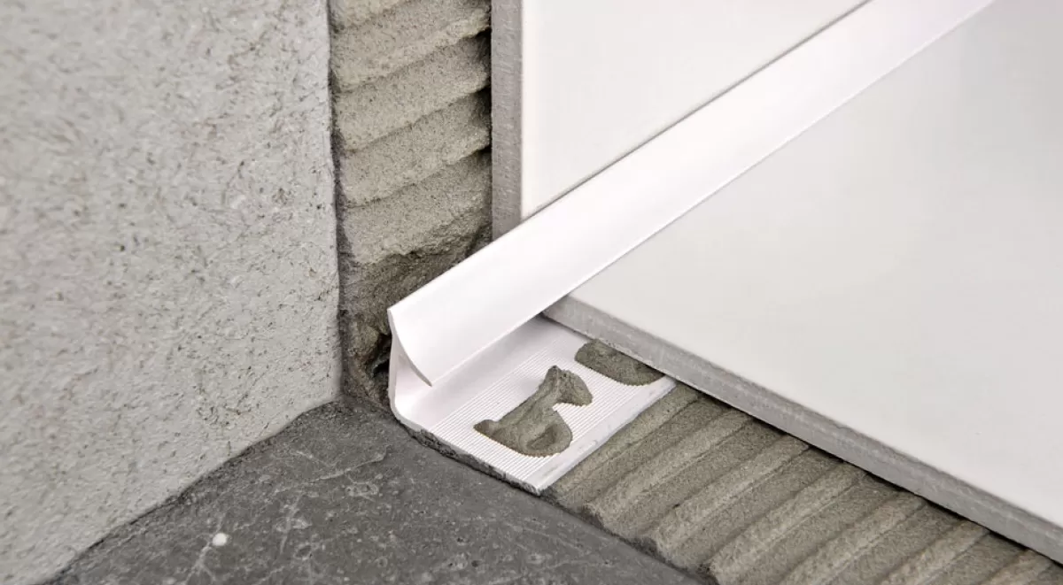Brico Progress Profiles Profiel Tussenstuk 'Prointer' Wit 8 Mm 270 Cm Hoek